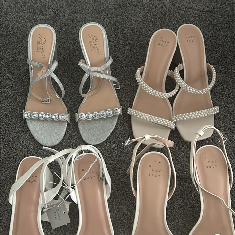 Flower and pearl shoes